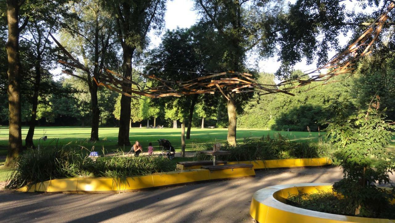 B&B Aan Het Park Ейндховен Екстериор снимка