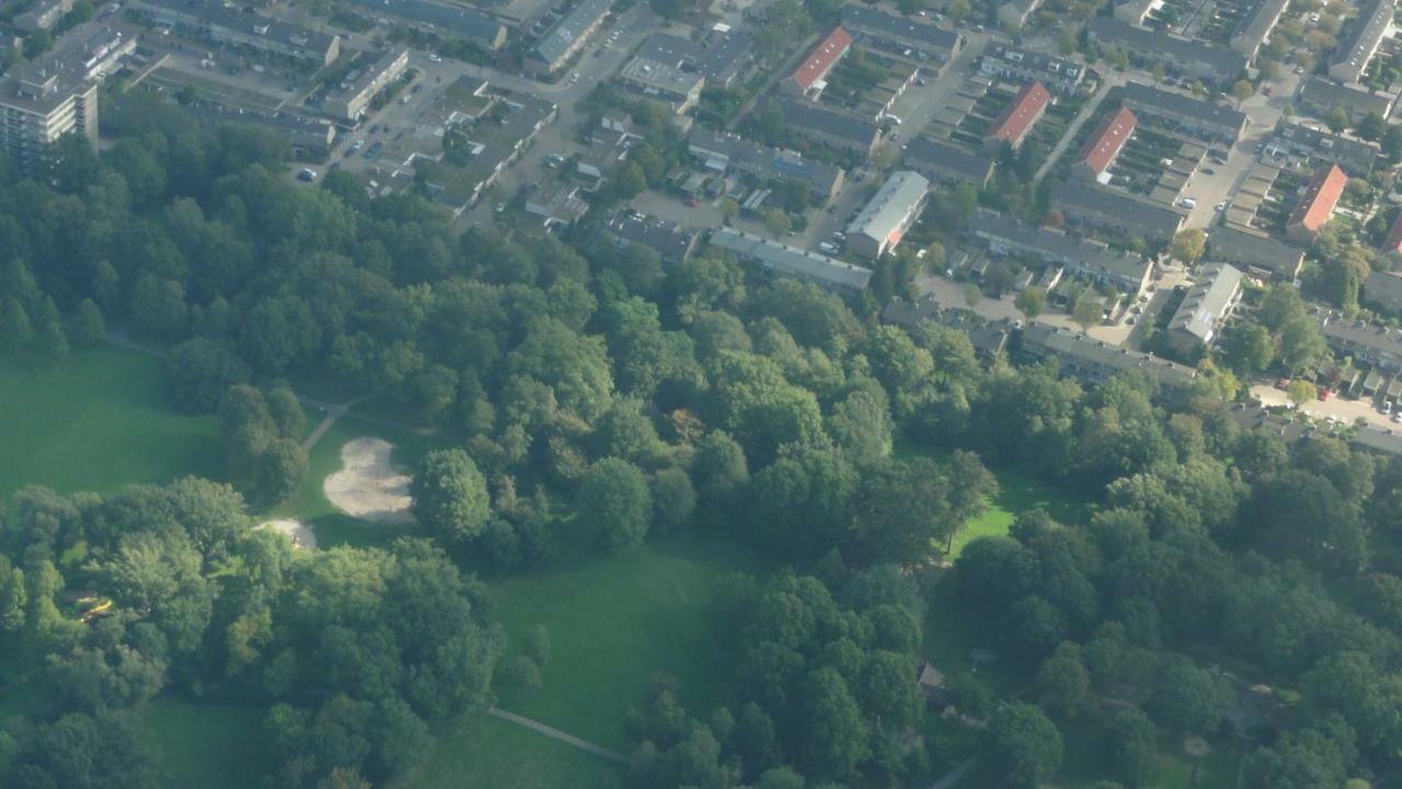 B&B Aan Het Park Ейндховен Екстериор снимка