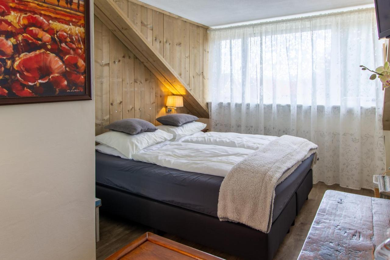 B&B Aan Het Park Ейндховен Екстериор снимка